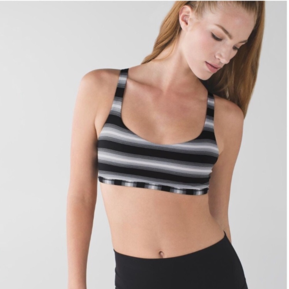 Lululemon sports bra (black and white) - Picture 1 of 6